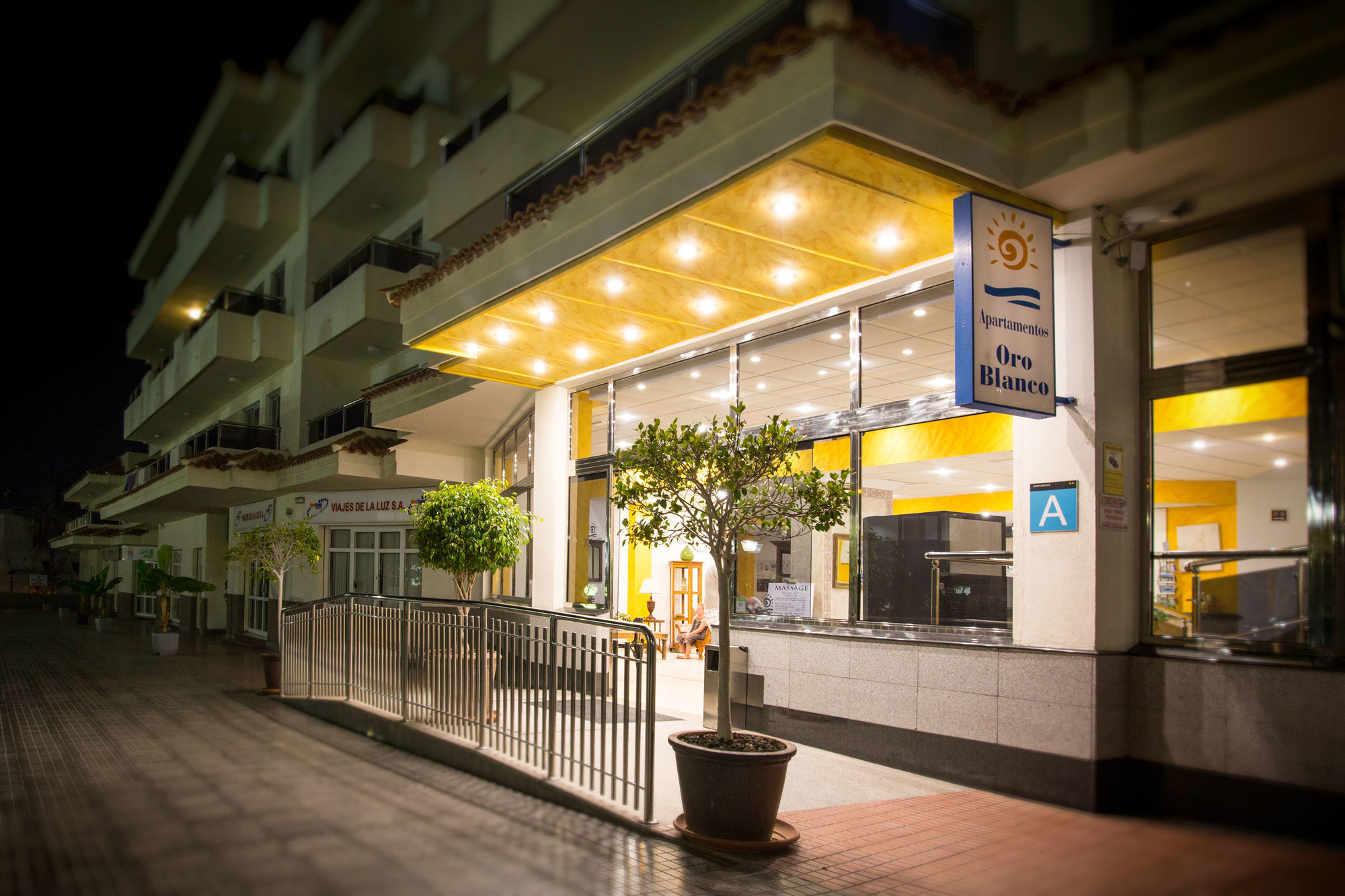 Apartamentos Oro Blanco Playa de las Americas  Exterior photo